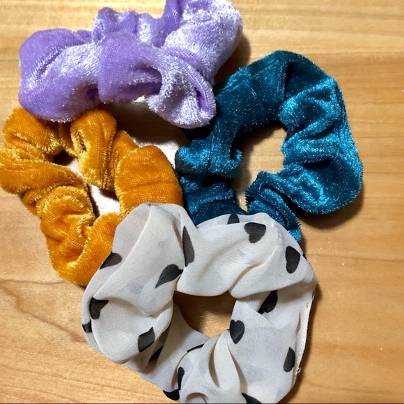 4-Piece Scrunchie Mystery Bundle! - Picture 4 of 8